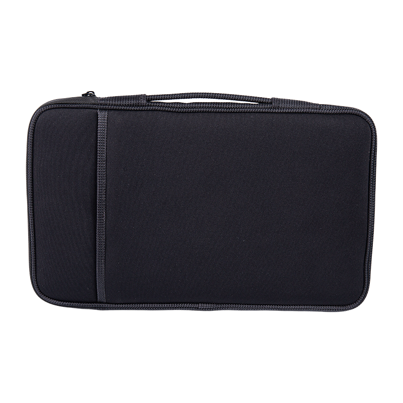 Lengan laptop hitam