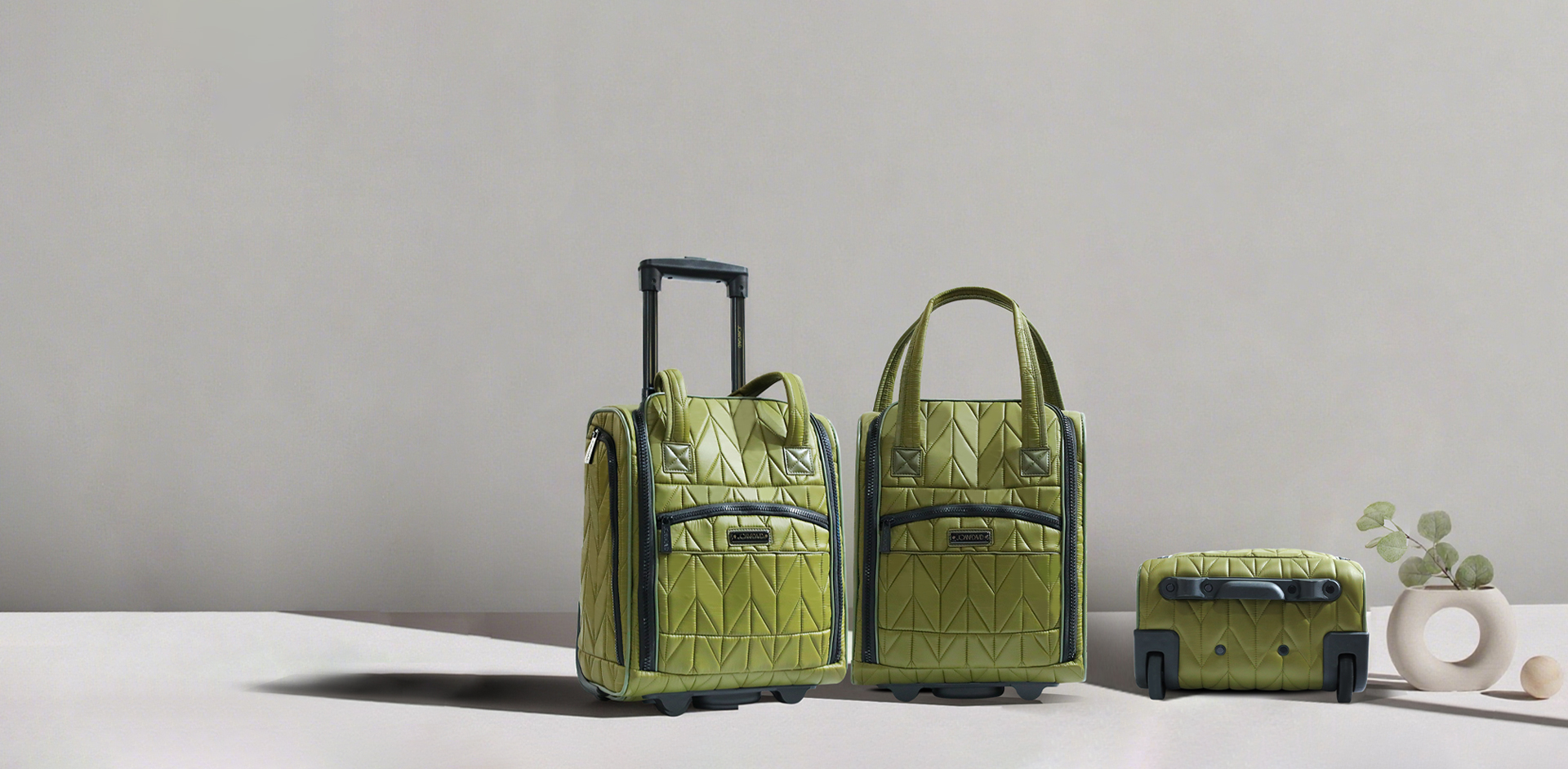 PINGHU HUACHENG DOUPCASE & BAG CO., Ltd.